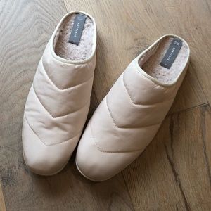 LIKE NEW Everlane ReNew Slipper size 11